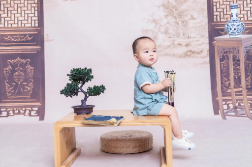 松滋宝宝眼睛肿是什么原因